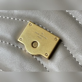 LV Артикул： M58550 NEW WAVE Сумка на цепочке с V-образной стежко