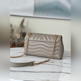 LV Артикул： M58550 NEW WAVE Сумка на цепочке с V-образной стежко