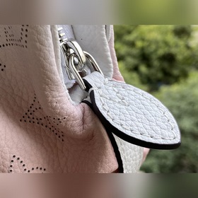 LV Модель： M80497 Мини-сумка Scala в градиентном розовом цвете И