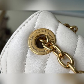 LV Артикул： M20687 Белый Маленькая сумка на цепочке Сочетает в 