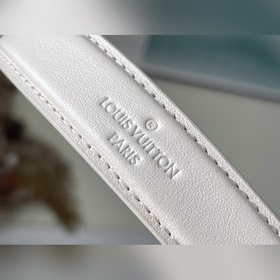 LV Артикул： M20687 Белый Маленькая сумка на цепочке Сочетает в 