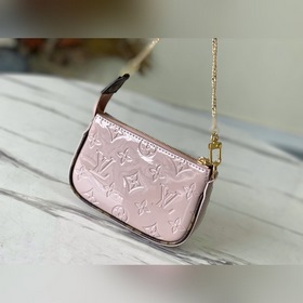LV Артикул： M58009 Лакожа розовый MINI POCHETTE ACCESSORIES сумо