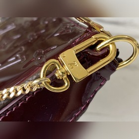 LV Артикул： M58009 Лакожа, бордовый MINI POCHETTE ACCESSORIES Э