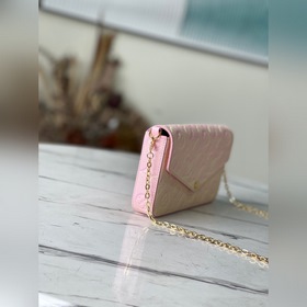 LV Артикул： M61276 Розовый Кожаный комплект из трех предметов Бо