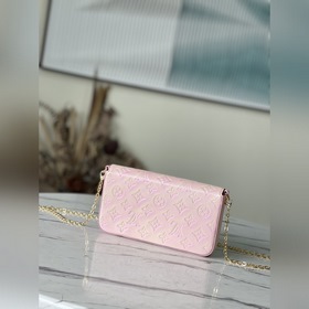 LV Артикул： M61276 Розовый Кожаный комплект из трех предметов Бо