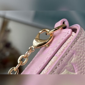 LV Артикул： M61276 Розовый Кожаный комплект из трех предметов Бо