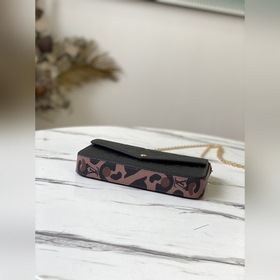 LV Артикул： M80697 Сумка Pochette Félicie с леопардовым принтом 