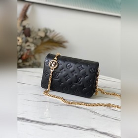 LV Артикул： M80742 Pochette Coussin Сумка на цепочке Мягкая текс