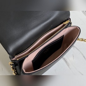 LV Артикул： M80742 Pochette Coussin Сумка на цепочке Мягкая текс