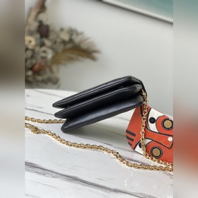LV Артикул： M80742 Pochette Coussin Сумка на цепочке Мягкая текс