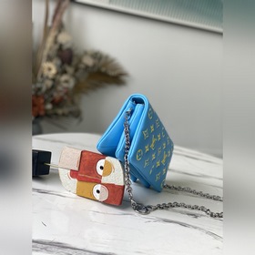 LV Модель： M80744 Pochette Coussin Сумка на цепочке Мягкая текст
