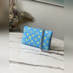 LV Модель： M80744 Pochette Coussin Сумка на цепочке Мягкая текст