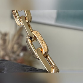 LV Модель： M81125 Черный Черно-золотое сочетание выглядит очень 