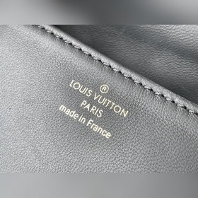 LV Модель： M81125 Черный Черно-золотое сочетание выглядит очень 