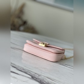 LV Артикул： M81389 Сумка на цепочке Изготовлена из мягкой кожи,