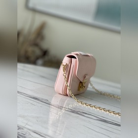 LV Артикул： M81389 Сумка на цепочке Изготовлена из мягкой кожи,