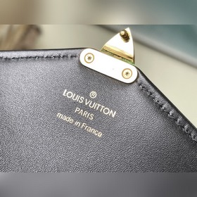 LV Модель： M81494 Сумка-цепочка Олицетворяет дух самых престижны