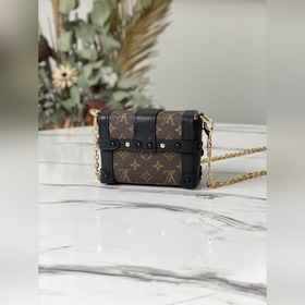 LV Модель： M68566 Старый чемодан ESSENTIAL TRUNK с цепочкой Сумк