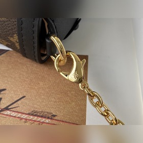 LV Модель： M68566 Старый чемодан ESSENTIAL TRUNK с цепочкой Сумк