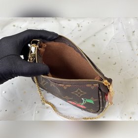 LV M95007 Сумка на цепочке Независимо от того, носите ли вы эту 
