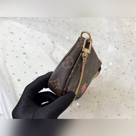 LV M95007 Сумка на цепочке Независимо от того, носите ли вы эту 