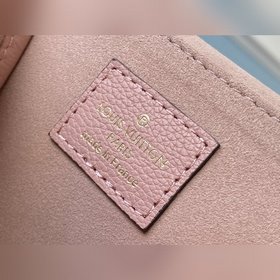 LV Модель： M57071 Розовая сумка Lockme Chain Small Изготовлена и
