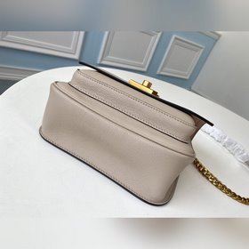 LV Модель： M57072 Серо-коричневая сумка Lockme Chain Small Изгот