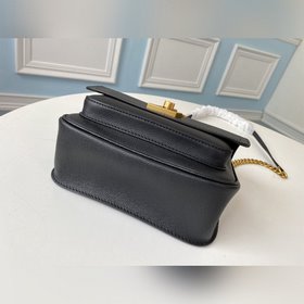 LV Модель： M57073 Черная сумка Lockme Chain Small Изготовлена из