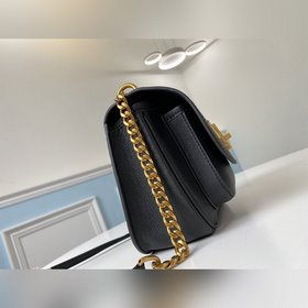 LV Модель： M57073 Черная сумка Lockme Chain Small Изготовлена из