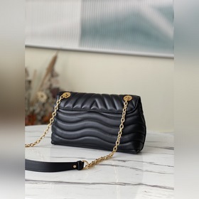 LV Артикул： M58552NEW WAVE Сумка на цепочке с V-образной стежкой
