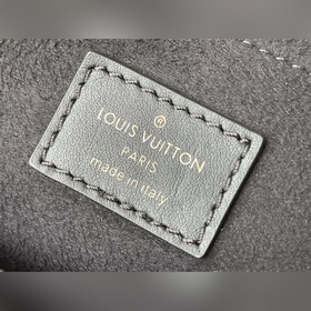 LV Артикул： M58552NEW WAVE Сумка на цепочке с V-образной стежкой
