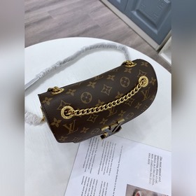 LV Модель： M45592 Сумка NeoMonceau с красной подкладкой Дополняе