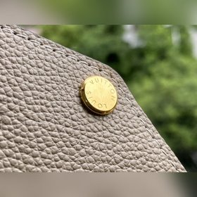LV Артикул： M69977  Pochette Félicie сумка на цепочке Сумка из 