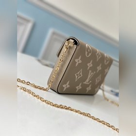 LV Артикул： M69977  Pochette Félicie сумка на цепочке Сумка из 
