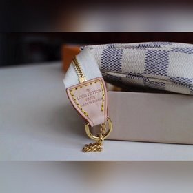 LV MINI POCHETTE ACCESSORIES Маленькая сумка Модель N58009  Эта 