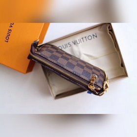 LV MINI POCHETTE ACCESSORIES Маленькая сумка Модель N58009 Эта