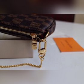 LV MINI POCHETTE ACCESSORIES Маленькая сумка Модель N58009 Эта 