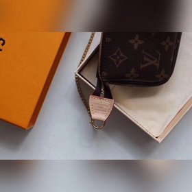 LV MINI POCHETTE ACCESSORIES Маленькая сумка Модель N58009 Эта 