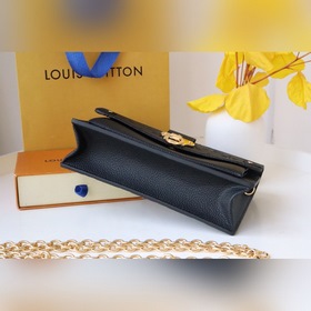 LV Сумка с цепочкой Модель： M67841 Полностью из кожи с тиснением