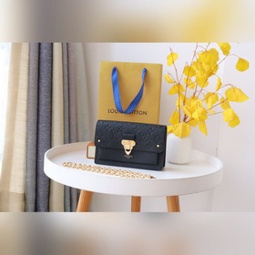 LV Сумка с цепочкой Модель： M67841 Полностью из кожи с тиснением