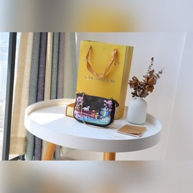 LV Мини-сумочка Accessoires Артикул： M58009 Новейшая рождестве