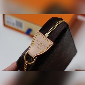 LV Мини-сумочка для аксессуаров Артикул： M58009 Пикачу Независи