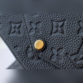 LV сумка POCHETTE FELICIE Артикул： M64065 Элегантная и компактн