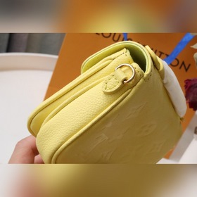 LV 【Сумка на цепочке】 Артикул： m81390 Сумка с тиснением и цепочк