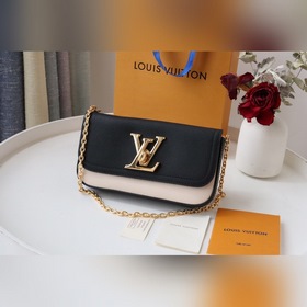 LV Артикул： M80898 Маленькая сумка на цепочке Эта сумка Lockme и