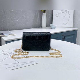 LV Pochette Coussin сумка на цепочке Артикул： m80742 Черный Мяг