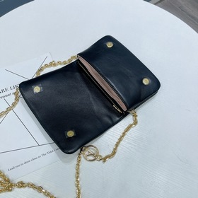LV Pochette Coussin сумка на цепочке Артикул： m80742 Черный Мяг