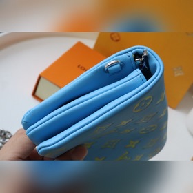 LV 【Pochette Coussin сумка на цепочке】 Артикул： M80743 Синий Мя