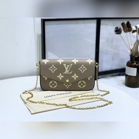 LV Артикул： M69977  Pochette Félicie сумка на цепочке С сумкой и