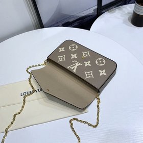 LV Артикул： M69977  Pochette Félicie сумка на цепочке С сумкой и